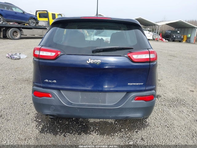 1C4PJMAB7GW147894 Jeep Cherokee Sport
