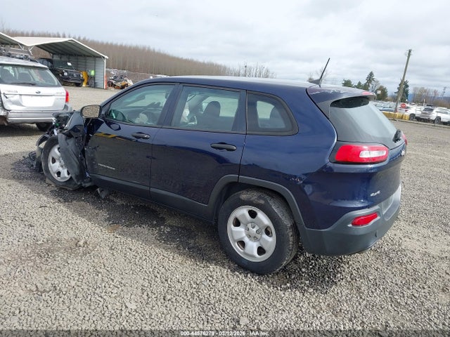 1C4PJMAB7GW147894 Jeep Cherokee Sport