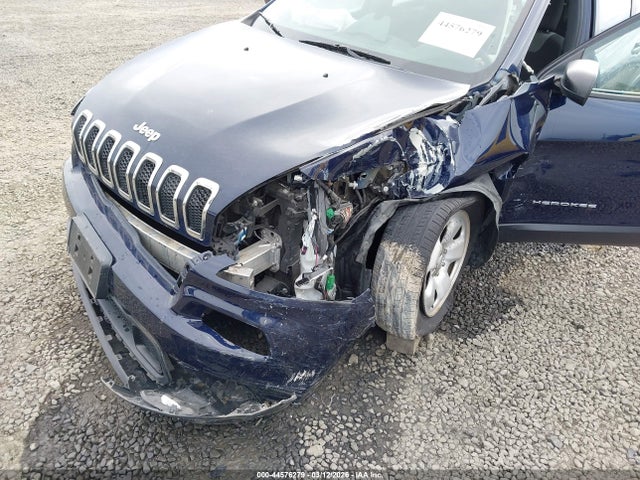 1C4PJMAB7GW147894 Jeep Cherokee Sport