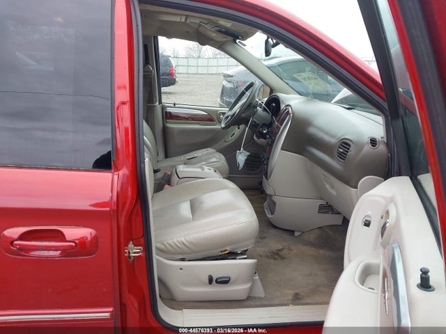 2005 Chrysler Town & Country Limited მანქანა იყიდება აუქციონზე, vin: 2C8GP64L45R321584, აუქციონის ნომერი: 44576393