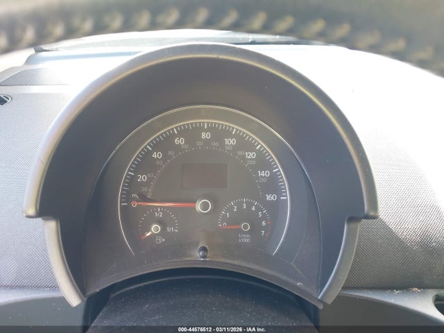 2006 Volkswagen New Beetle 2.5/2.5 (a6) მანქანა იყიდება აუქციონზე, vin: 3VWSF31Y56M327512, აუქციონის ნომერი: 44576512