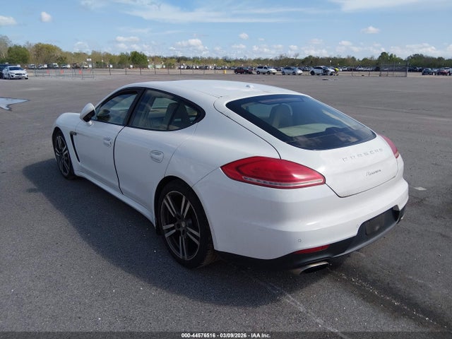 2015 PORSCHE PANAMERA WP0AA2A77FL001422 Photo 2
