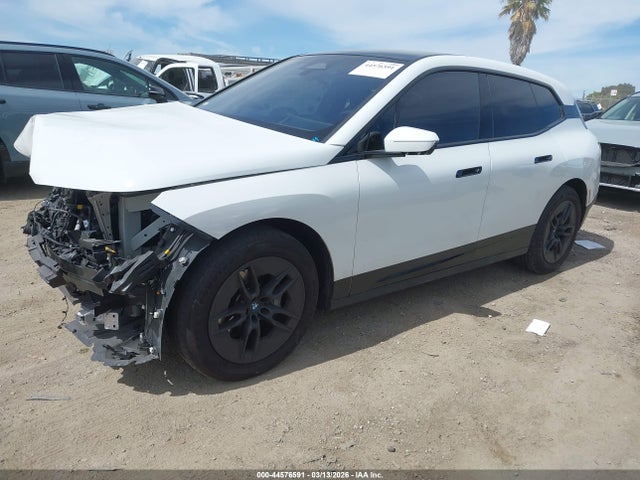 44576591 :رقم المزاد ، WB523CF01RCR96800 vin ، 2024 Bmw Ix Xdrive50 مزاد بيع