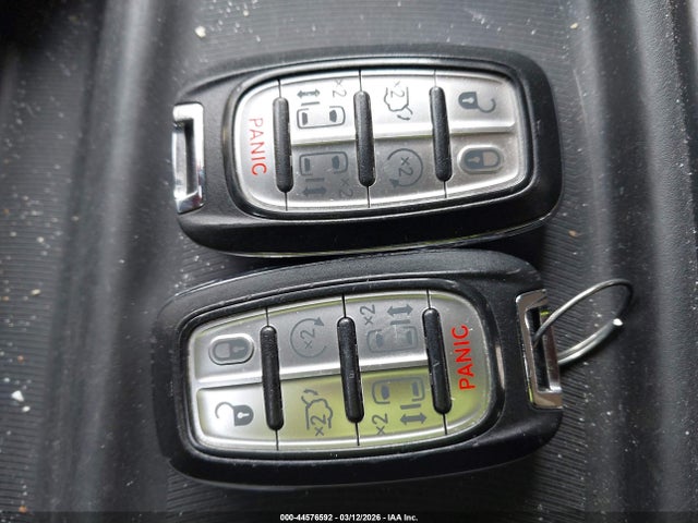 44576592 :رقم المزاد ، 2C4RC1BG7HR554846 vin ، 2017 Chrysler Pacifica Touring-l مزاد بيع