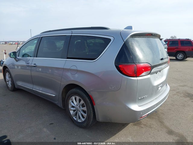 44576592 :رقم المزاد ، 2C4RC1BG7HR554846 vin ، 2017 Chrysler Pacifica Touring-l مزاد بيع