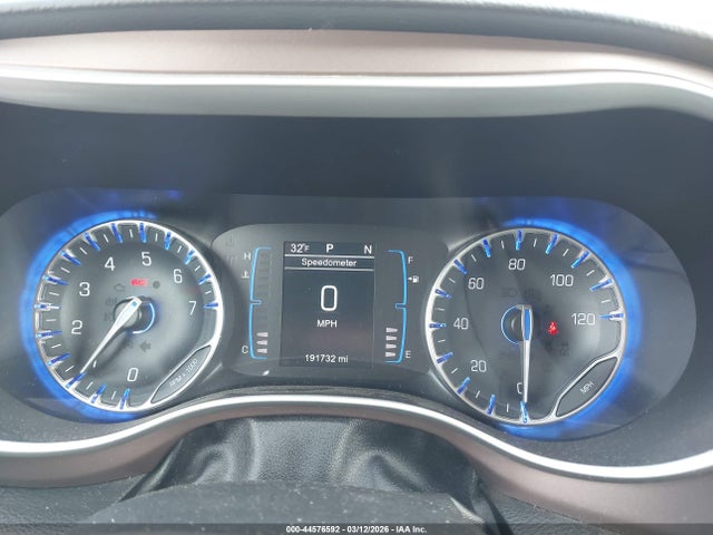 44576592 :رقم المزاد ، 2C4RC1BG7HR554846 vin ، 2017 Chrysler Pacifica Touring-l مزاد بيع