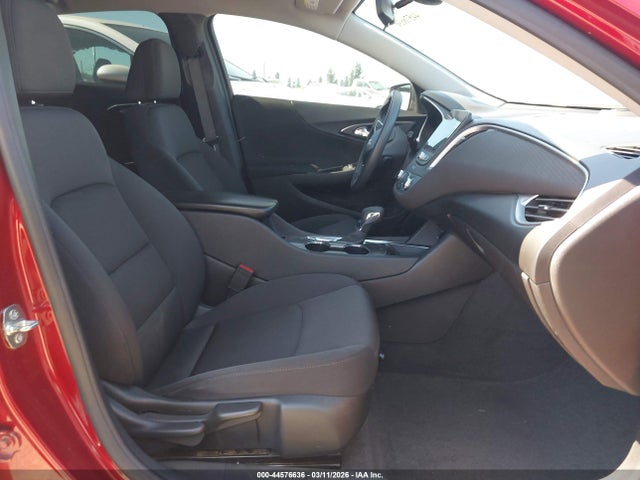 1G1ZD5ST2NF106088 Chevrolet Malibu Fwd Lt