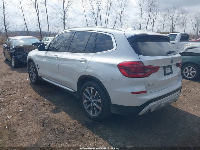 2019 BMW X3 5UXTR9C51KLE18388 Photo 2