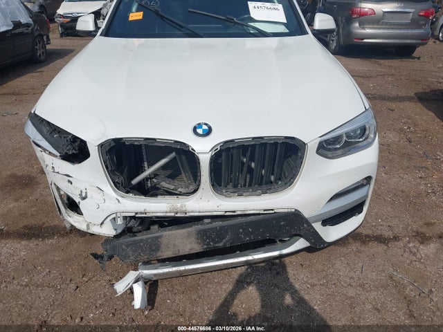 2019 BMW X3 5UXTR9C51KLE18388 Photo 5