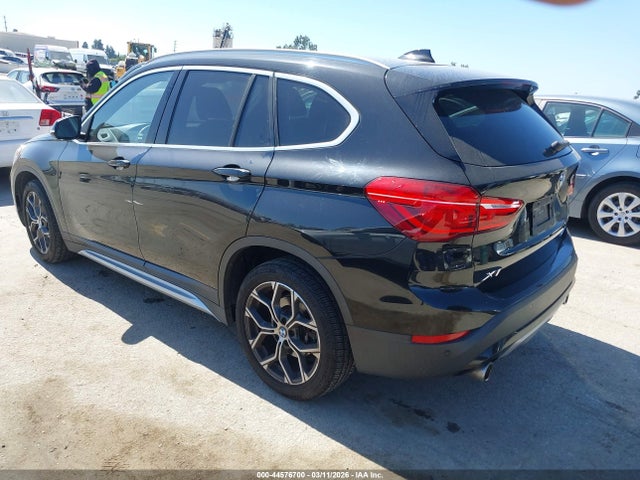 2020 BMW X1 WBXJG7C09L5R46287 Photo 2