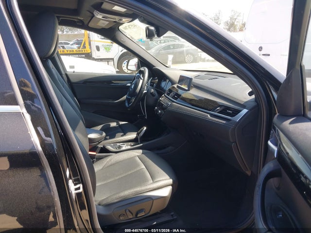 2020 BMW X1 WBXJG7C09L5R46287 Photo 4