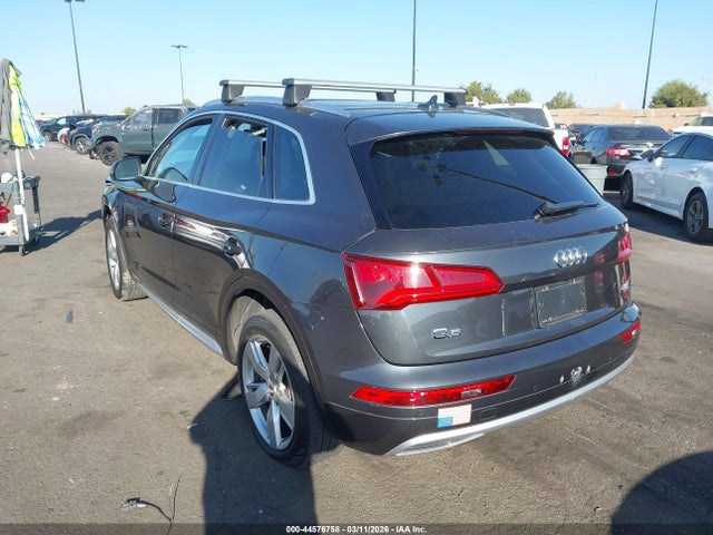 WA1BNAFY7J2076697 Audi Q5 2.0t Premium/2.0t Tech Premium