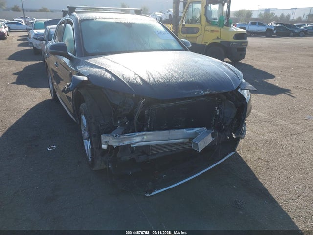 WA1BNAFY7J2076697 Audi Q5 2.0t Premium/2.0t Tech Premium