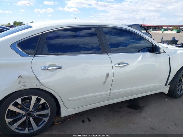1N4AL3AP0HN326068 Nissan Altima 2.5 Sr