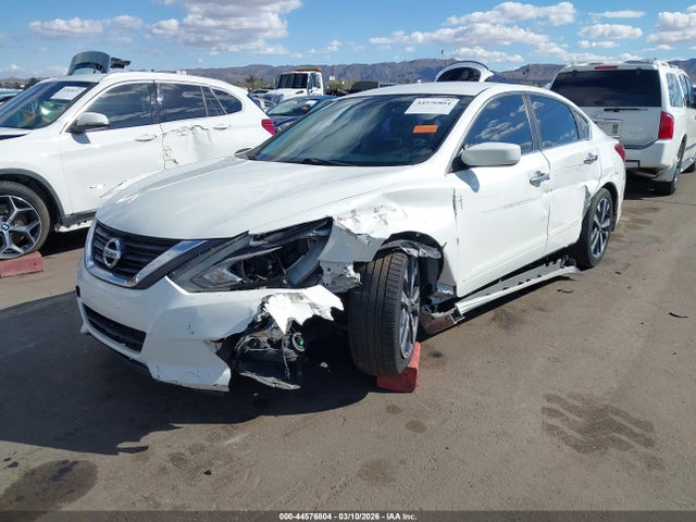 1N4AL3AP0HN326068 Nissan Altima 2.5 Sr