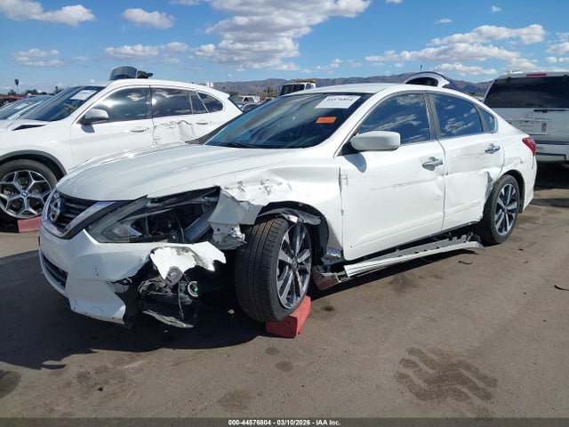 1N4AL3AP0HN326068 Nissan Altima 2.5 Sr