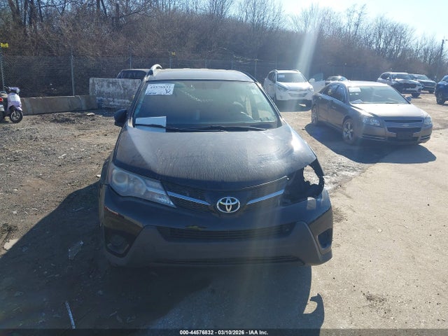 2T3BFREV4EW169165 Toyota RAV4 LE