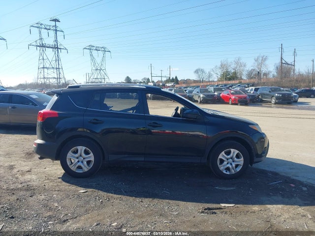 2T3BFREV4EW169165 Toyota RAV4 LE