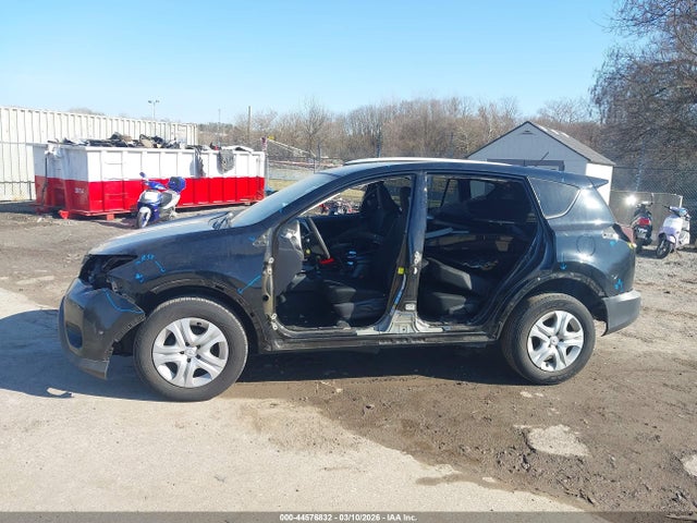 2T3BFREV4EW169165 Toyota RAV4 LE
