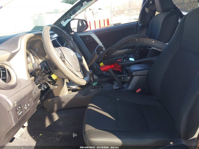 2T3BFREV4EW169165 Toyota RAV4 LE