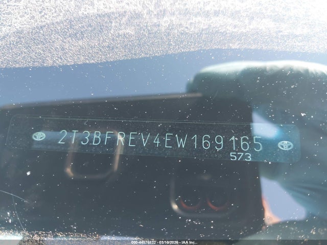 2T3BFREV4EW169165 Toyota RAV4 LE