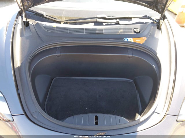 44576936 :رقم المزاد ، 5YJ3E1EA5JF007860 vin ، 2018 Tesla Model 3 Long Range/mid Range مزاد بيع