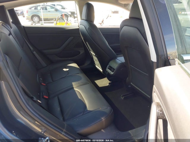 44576936 :رقم المزاد ، 5YJ3E1EA5JF007860 vin ، 2018 Tesla Model 3 Long Range/mid Range مزاد بيع