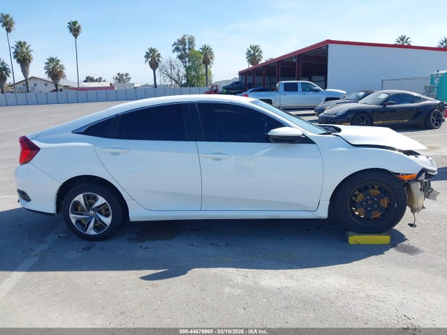 Honda Civic Lx 2018 2HGFC2F57JH593001 Image 14