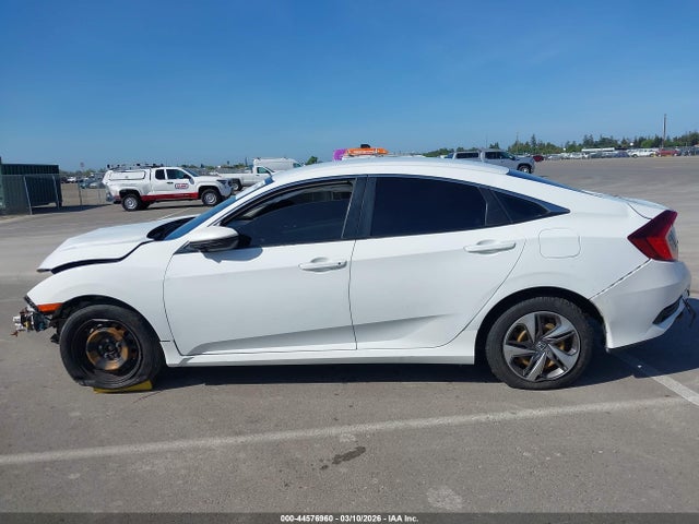 Honda Civic Lx 2018 2HGFC2F57JH593001 Image 15