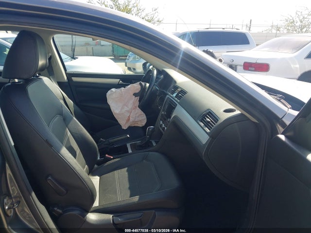 2012 Volkswagen Passat 2.5l Se მანქანა იყიდება აუქციონზე, vin: 1VWBP7A33CC096647, აუქციონის ნომერი: 44577038