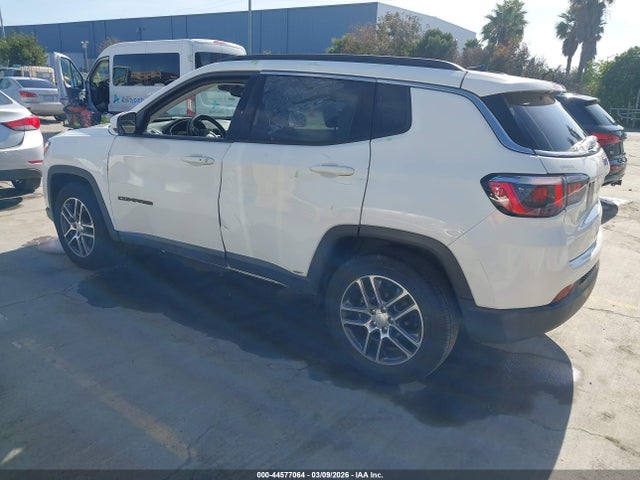 3C4NJCBB9JT495080 Jeep Compass Sun And Wheel Fwd