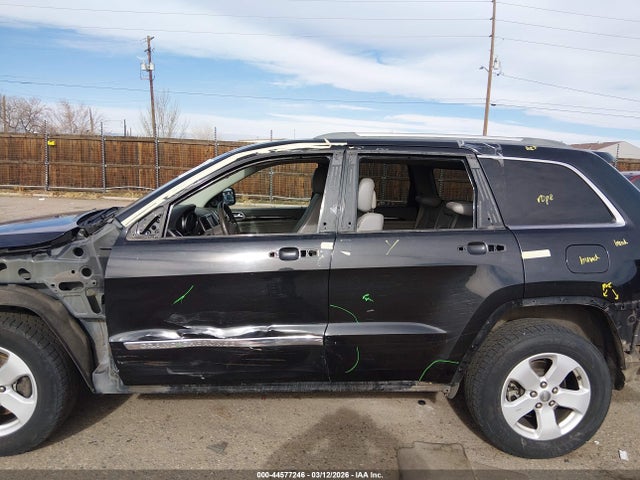 44577246 :رقم المزاد ، 1C4RJFAT8CC203785 vin ، 2012 Jeep Grand Cherokee Laredo مزاد بيع