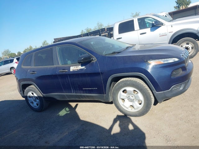 1C4PJMAB7GW337386 Jeep Cherokee Sport