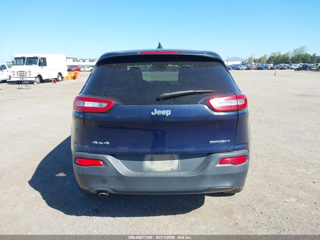1C4PJMAB7GW337386 Jeep Cherokee Sport