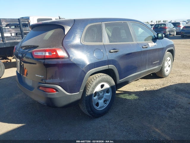 1C4PJMAB7GW337386 Jeep Cherokee Sport