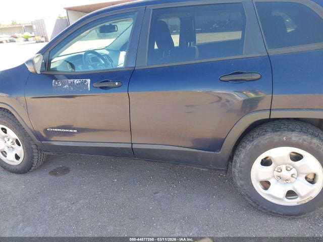 1C4PJMAB7GW337386 Jeep Cherokee Sport