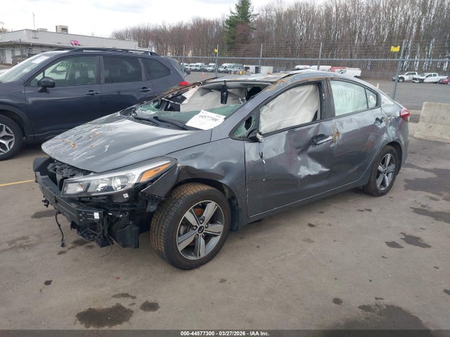 44577300 :رقم المزاد ، 3KPFL4A7XJE242808 vin ، 2018 Kia Forte S مزاد بيع