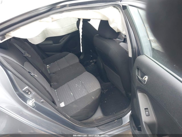 44577300 :رقم المزاد ، 3KPFL4A7XJE242808 vin ، 2018 Kia Forte S مزاد بيع
