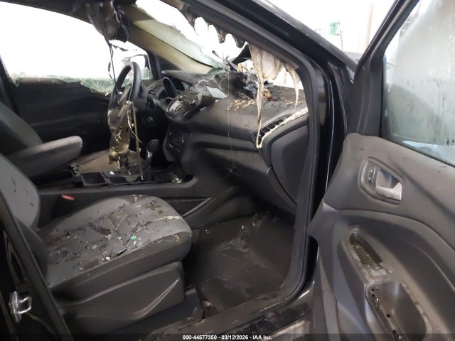 44577350 :رقم المزاد ، 1FMCU0GD2HUA67645 vin ، 2017 Ford Escape Se مزاد بيع