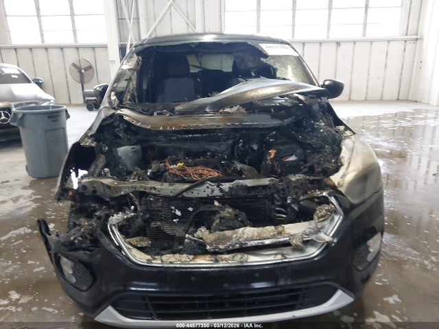 44577350 :رقم المزاد ، 1FMCU0GD2HUA67645 vin ، 2017 Ford Escape Se مزاد بيع