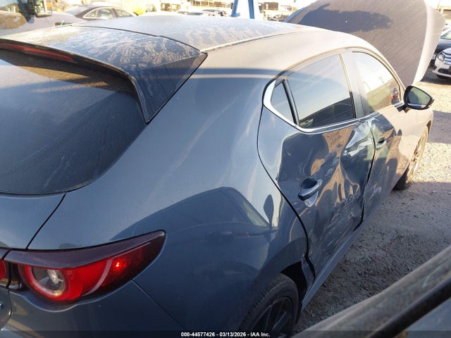 JM1BPALLXN1504119 Mazda Mazda3 Carbon Edition
