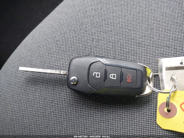 44577454 :رقم المزاد ، 1FTRF3BA0SEC48221 vin ، 2025 Ford F-350 Xl مزاد بيع