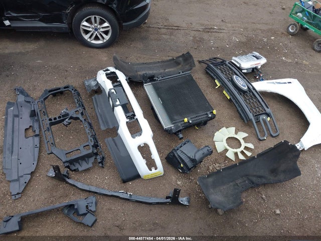 44577454 :رقم المزاد ، 1FTRF3BA0SEC48221 vin ، 2025 Ford F-350 Xl مزاد بيع