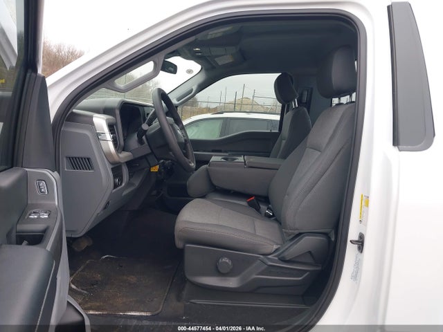 44577454 :رقم المزاد ، 1FTRF3BA0SEC48221 vin ، 2025 Ford F-350 Xl مزاد بيع