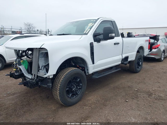 44577454 :رقم المزاد ، 1FTRF3BA0SEC48221 vin ، 2025 Ford F-350 Xl مزاد بيع