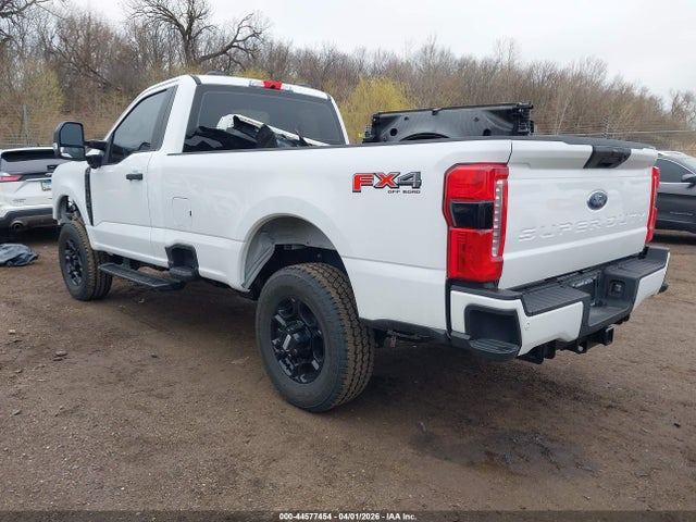 44577454 :رقم المزاد ، 1FTRF3BA0SEC48221 vin ، 2025 Ford F-350 Xl مزاد بيع