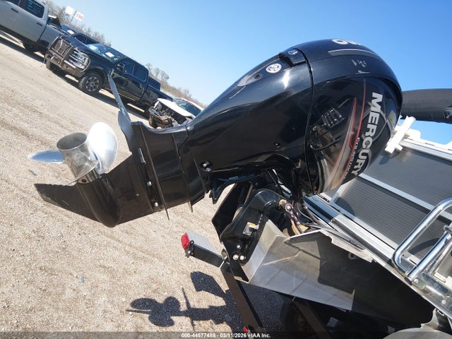 Lund Other 2018 LBBP0311K718 Image 10