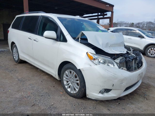 2017 TOYOTA SIENNA 5TDYZ3DC4HS809430