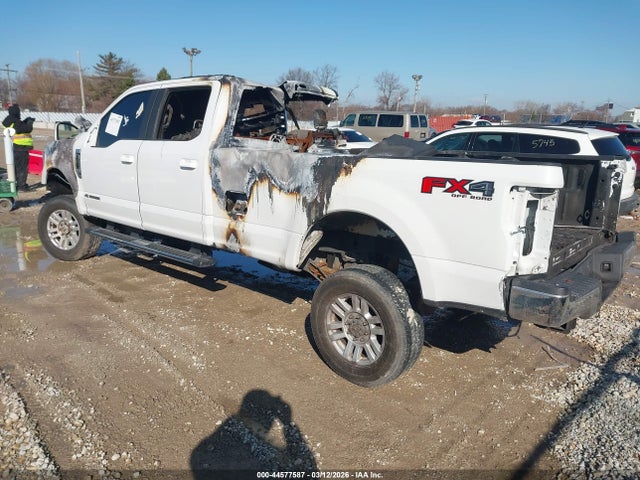 2018 FORD F-250 1FT7W2BT2JEC56239 Photo 2