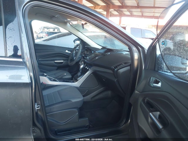1FMCU0G75GUB73242 Ford ESCAPE SE